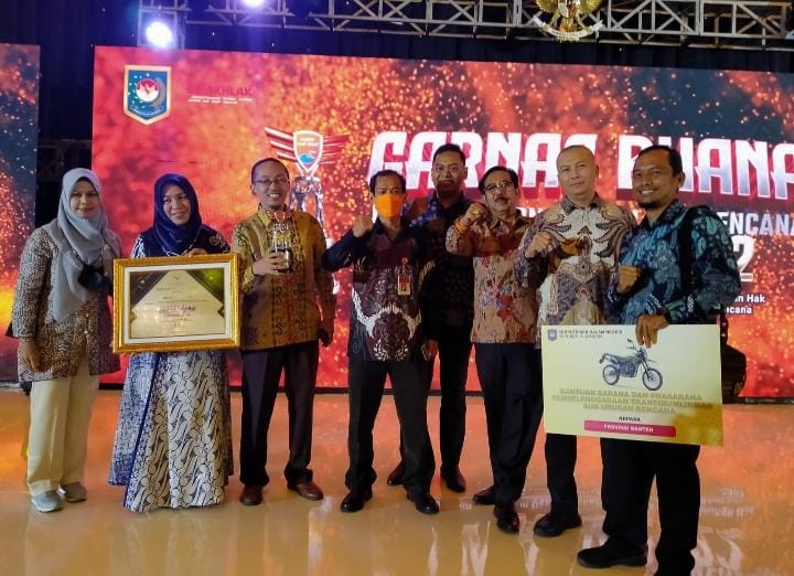 Puncak Anugerah Garnas Buana Award Tahun 2022 : Mendagri Berikan Penghargaan ke Sejumlah Daerah