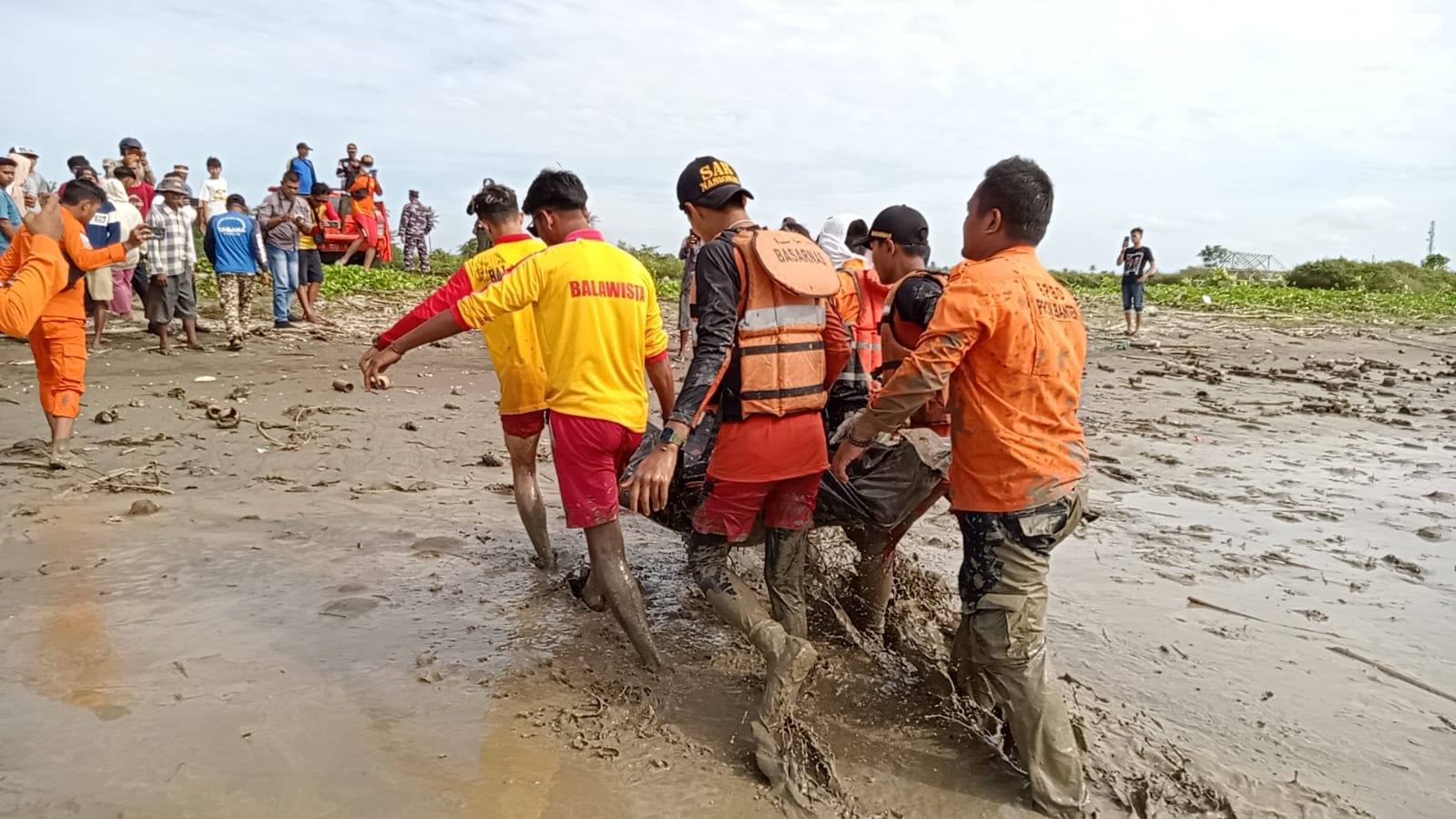 Pencarian Laka Laut Nelayan Tambak Udang