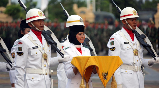 PENURUNAN BENDERA MERAH PUTIH