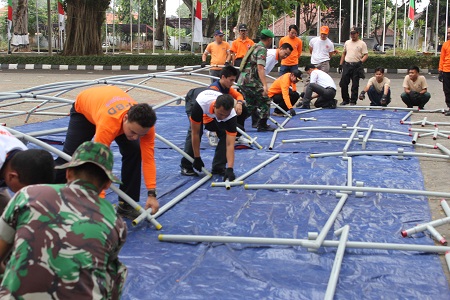 PELATIHAN BONGKAR PASANG TENDA 